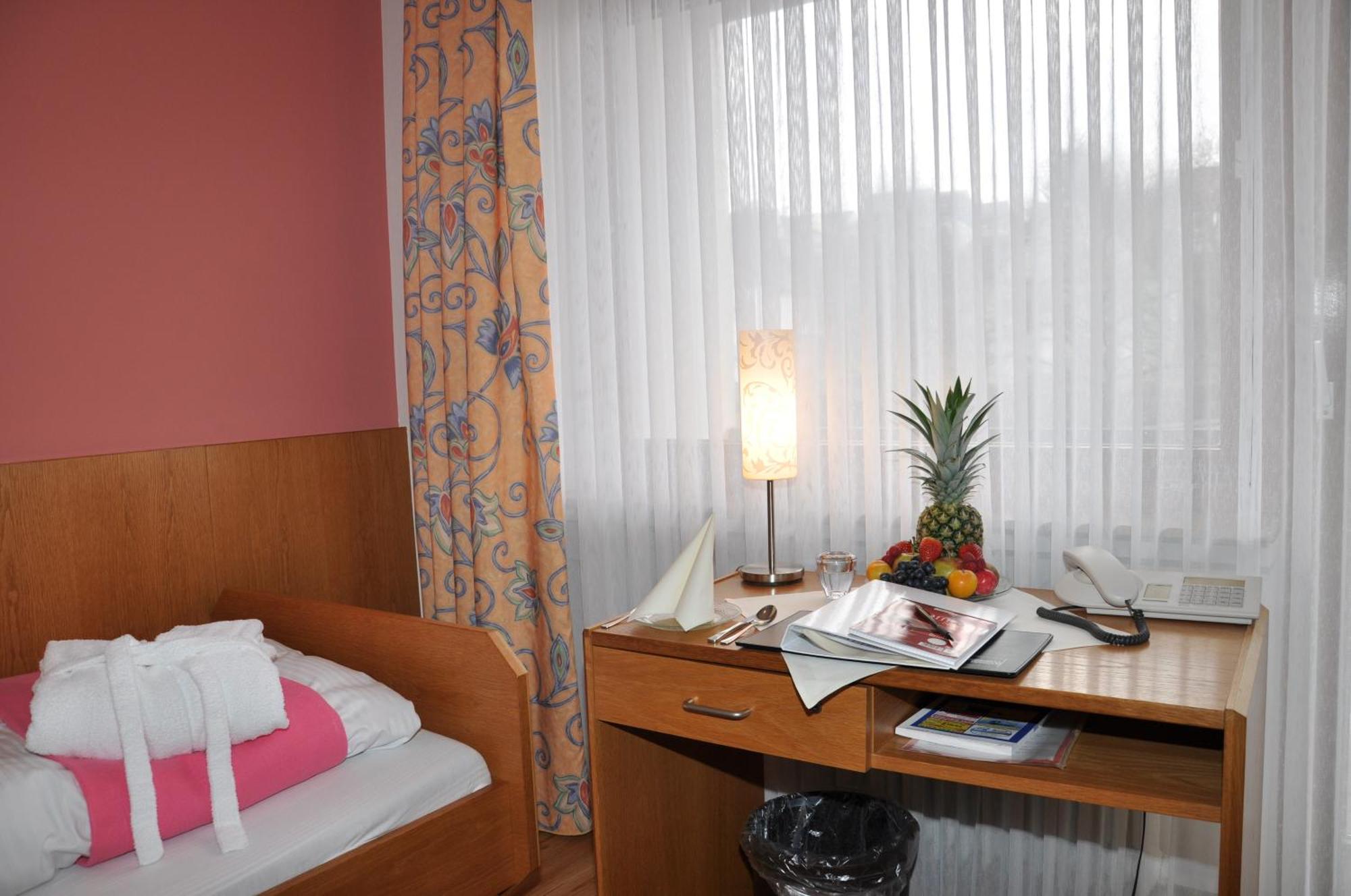 Hotel-Restaurant Sonnenhof Veitsrodt Habitación foto